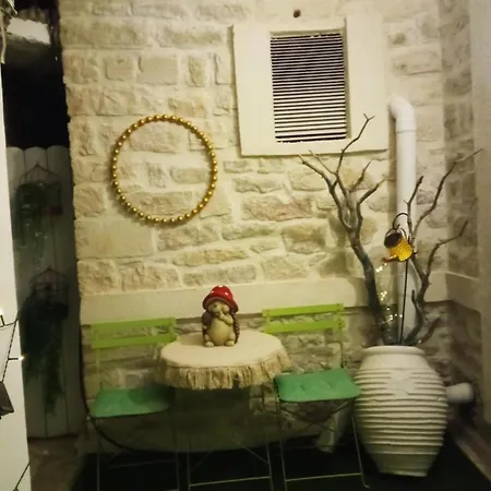 Afroessa Ithaca ιι Vathy (Ithaca)